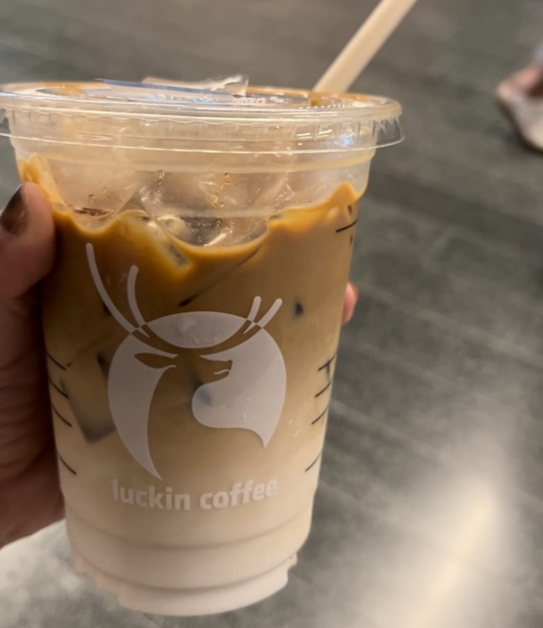 シンガポールで人気のLuckin Coffee日本からの観光客は購入することができるの？